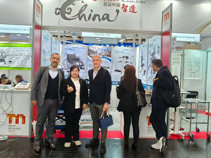 Yuteng Medical на выставке Дубая